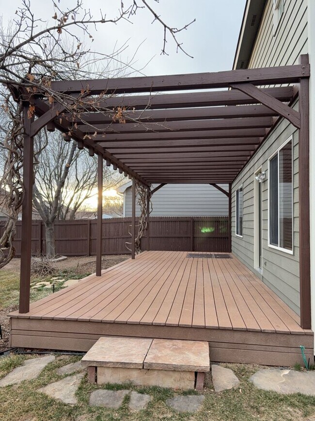 Building Photo - 3bd/3ba Johnstown Home with 2-Car Garage &...