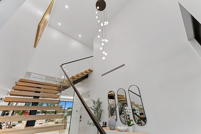 Building Photo - 220 S Swinton Ave