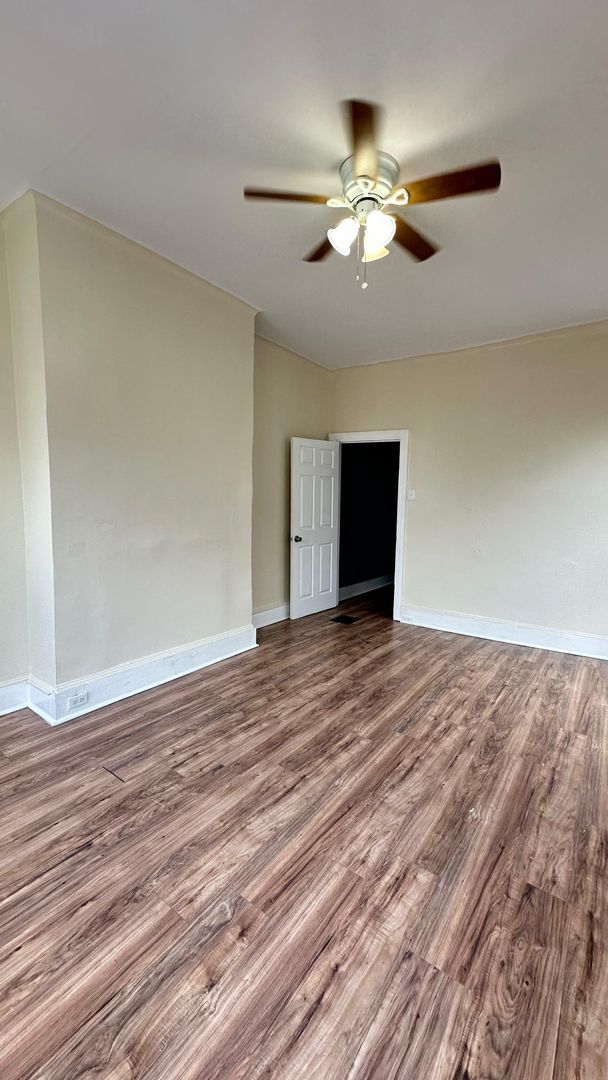 Building Photo - Modern Row - Strawberry Mansion