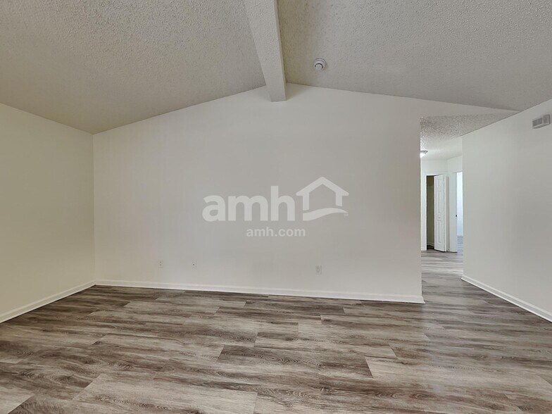 Building Photo - 3275 Guernsey Ct