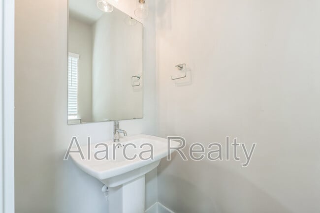 Building Photo - 1311 Millpark Ln