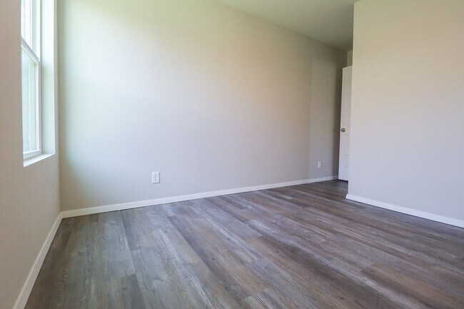Building Photo - New Construction Home! 4 Bed 2 Bath With P...