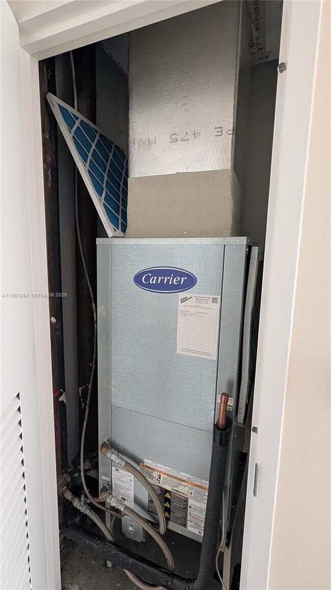 Building Photo - 1745 E Hallandale Beach Blvd