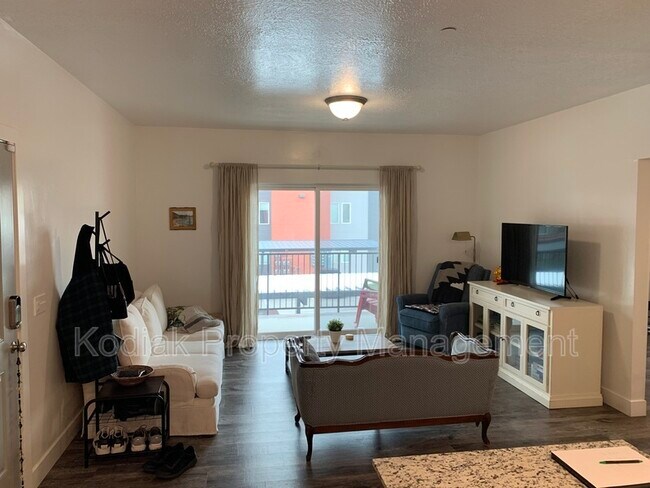 Building Photo - 875 Depot St