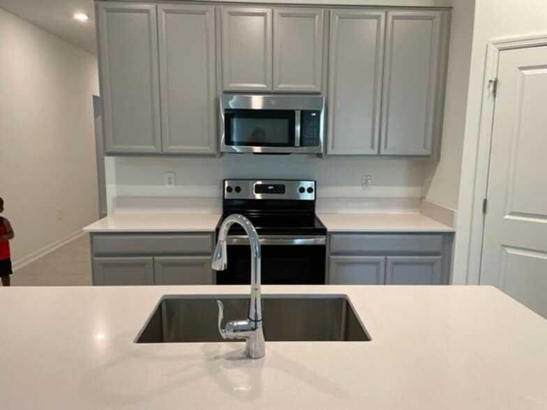 Building Photo - 844 Ofanto Wy