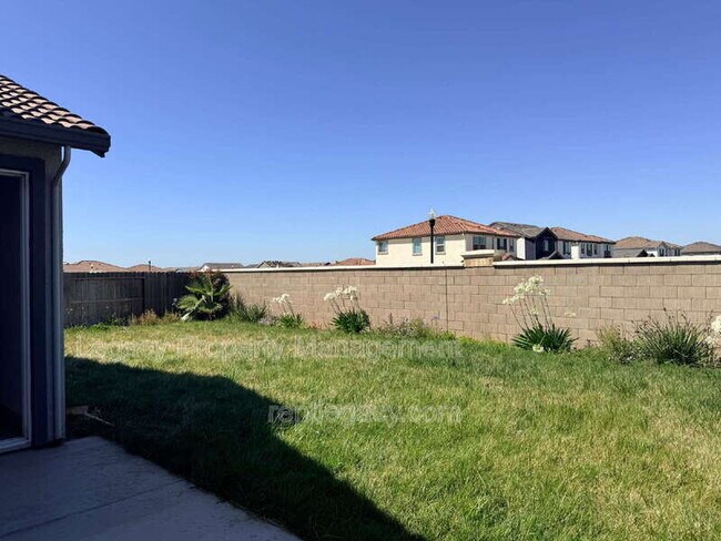 Building Photo - 8332 Taylormade Wy