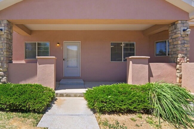 Building Photo - $2,940.45 - 4 Bed, 3 Bath Townhome In Commerce City with Central AC and In Unit Laundry!