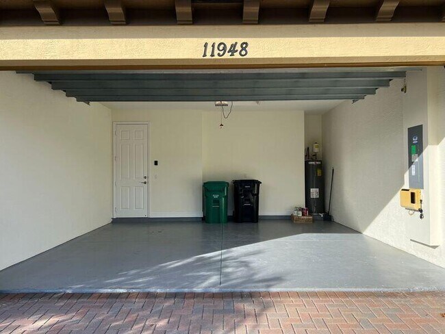 Building Photo - 11948 SW Crestwood Cir