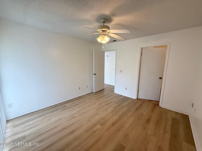 Building Photo - 10200 Belle Rive Blvd