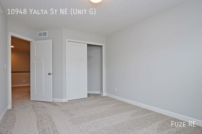 Building Photo - 10948 Yalta St NE