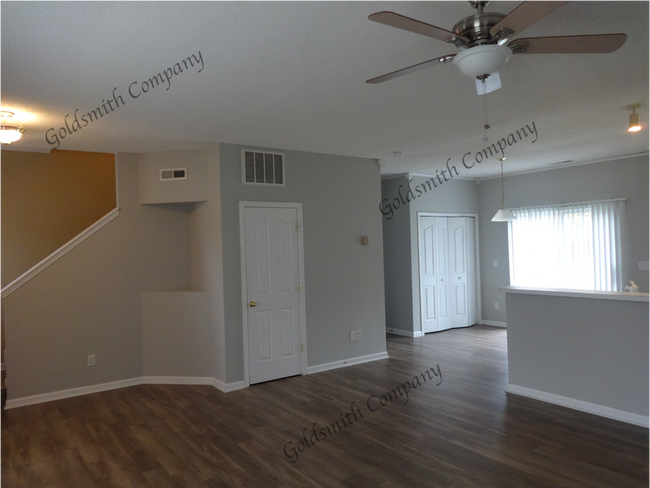 Building Photo - 935 Breezewood Ct