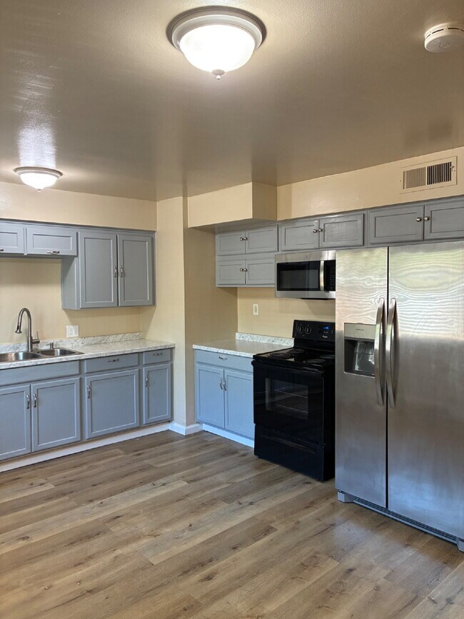 Building Photo - 2653 Agnes Way