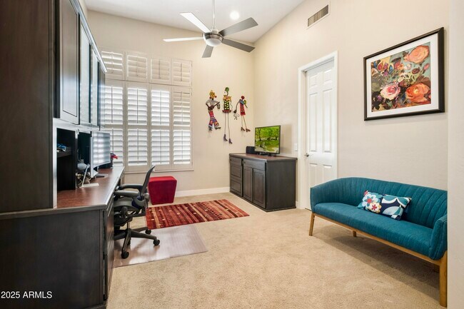 Building Photo - 10637 E Blanche Dr