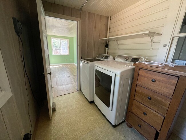 Building Photo - Charming 2 Bedroom, 1 Bath Home in Boise’s...
