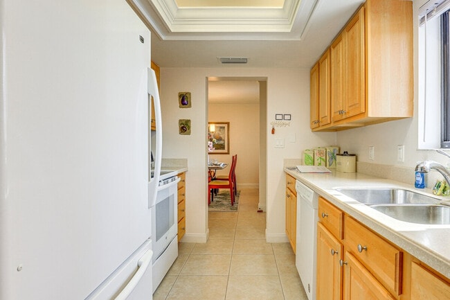 Building Photo - 2400 S Ocean Dr