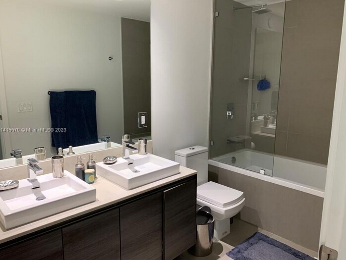 Building Photo - 1080 Brickell Ave