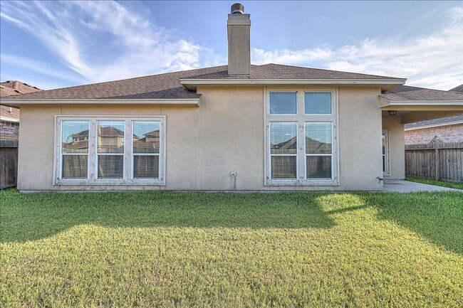 Building Photo - 5810 Aava Dr