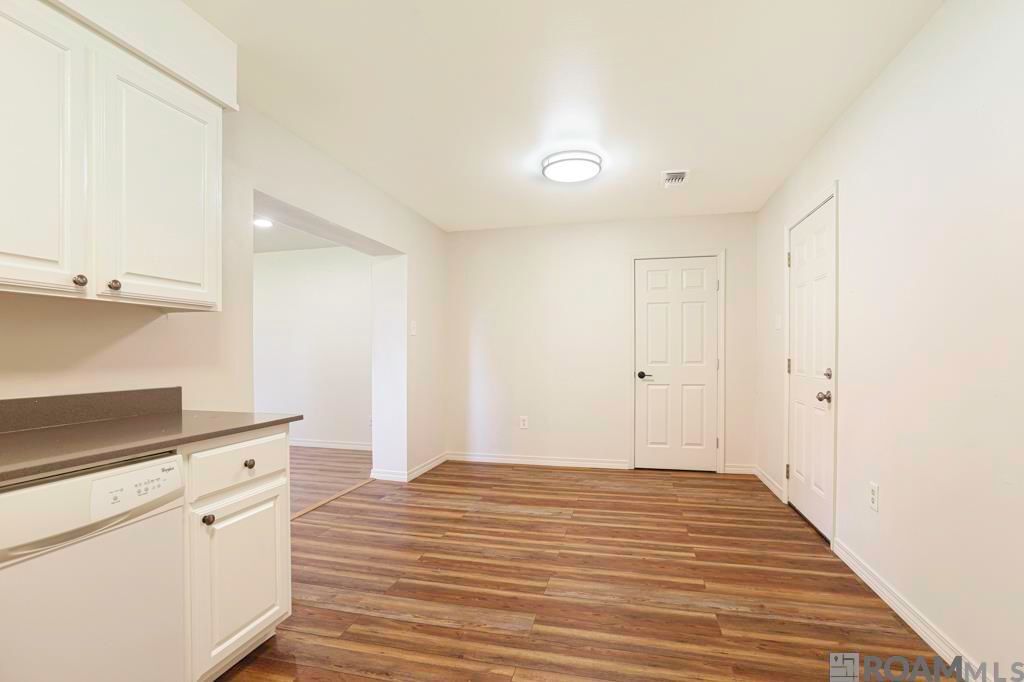 Building Photo - 911 Hatchell Ln