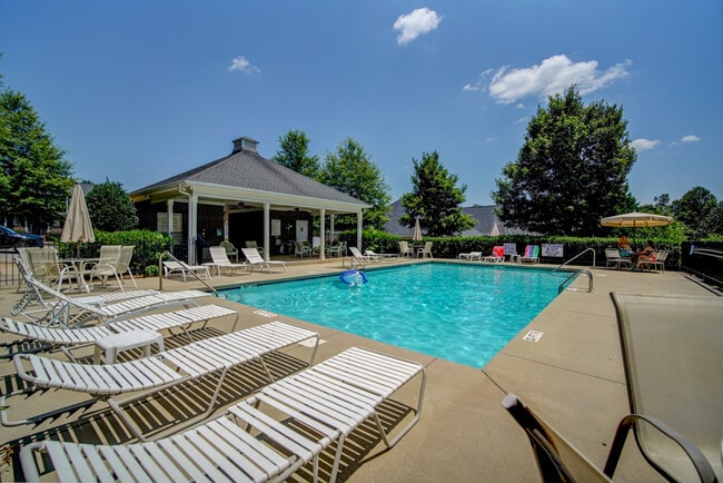 Building Photo - 5 BR, 3 BA Home Quiet Cul de Sac, Convenie...