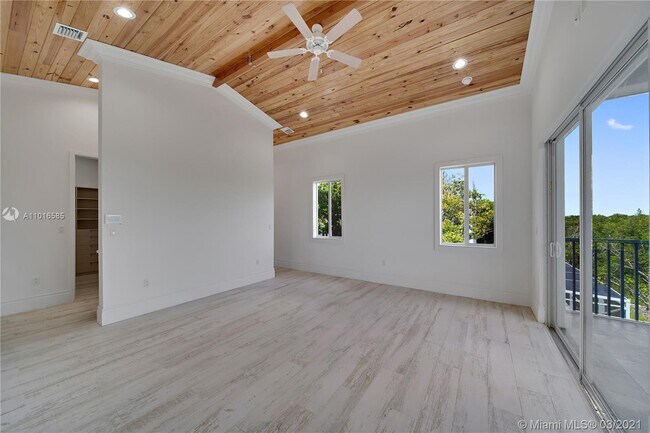 Building Photo - 2 Flamingo Hammock Rd