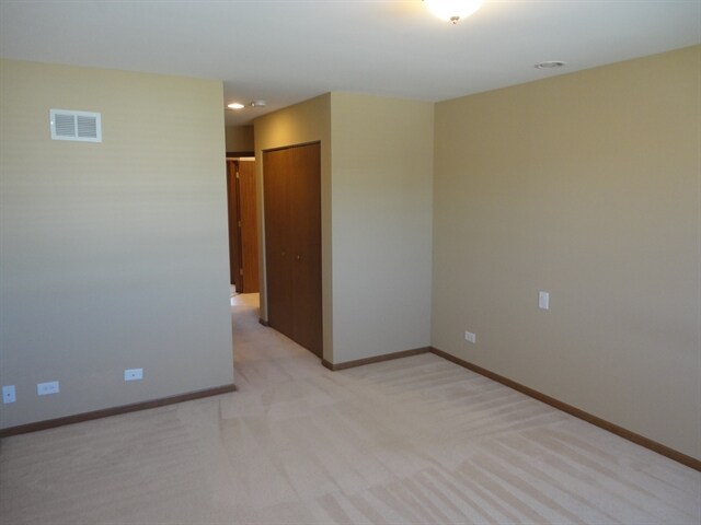 Building Photo - 5 Andover Ct