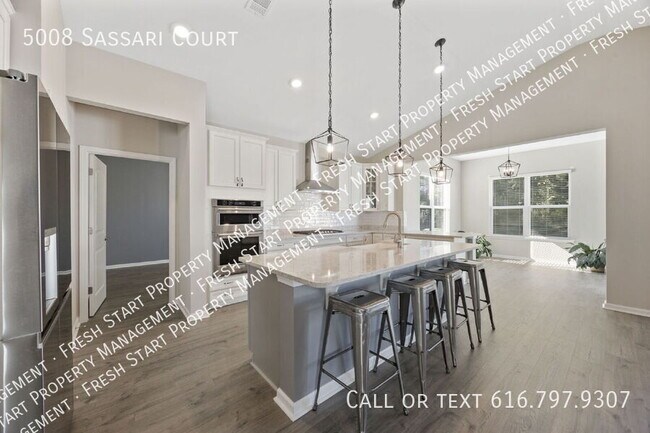 Building Photo - 5008 Sassari Ct