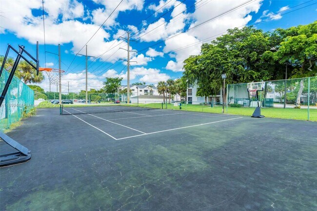 Building Photo - 5780 Rock Island Rd