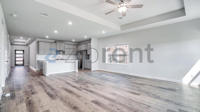 Building Photo - Unit 27327
