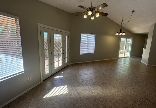 Building Photo - 3 Bedroom Home in Twelve Oaks II Community...