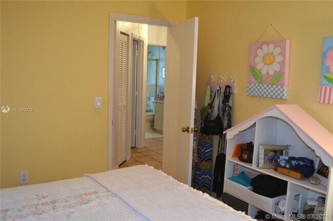 Building Photo - 5 Gables Blvd