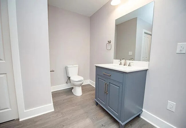 Building Photo - 3 Bedroom 2.5 Bathroom
