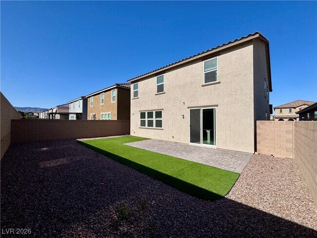 Building Photo - 8109 Minavalle Ave