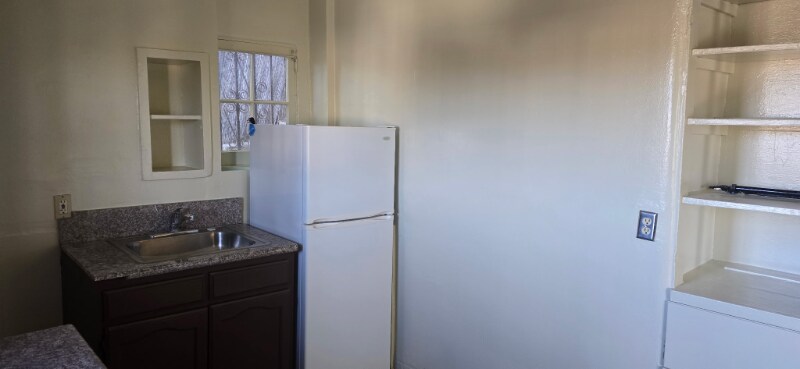 Primary Photo - 1450 1/2 Fairbanks Pl