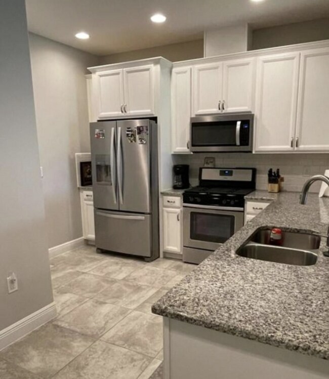 Building Photo - Addison Village Townhome!!!