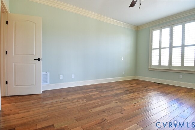 Building Photo - 12900 River Rd