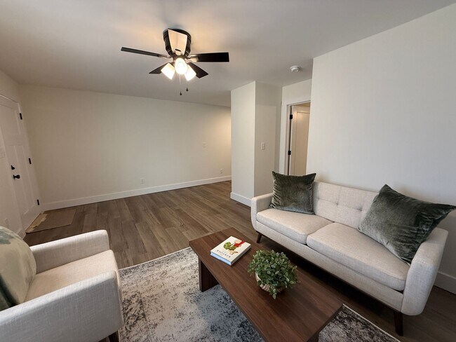 Interior Photo - Riverview