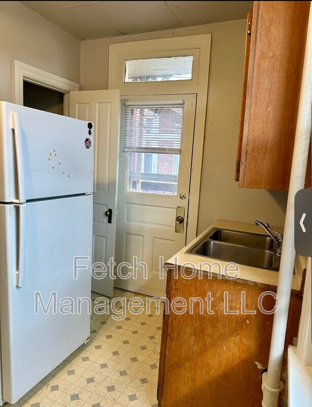 Building Photo - 816 Church St