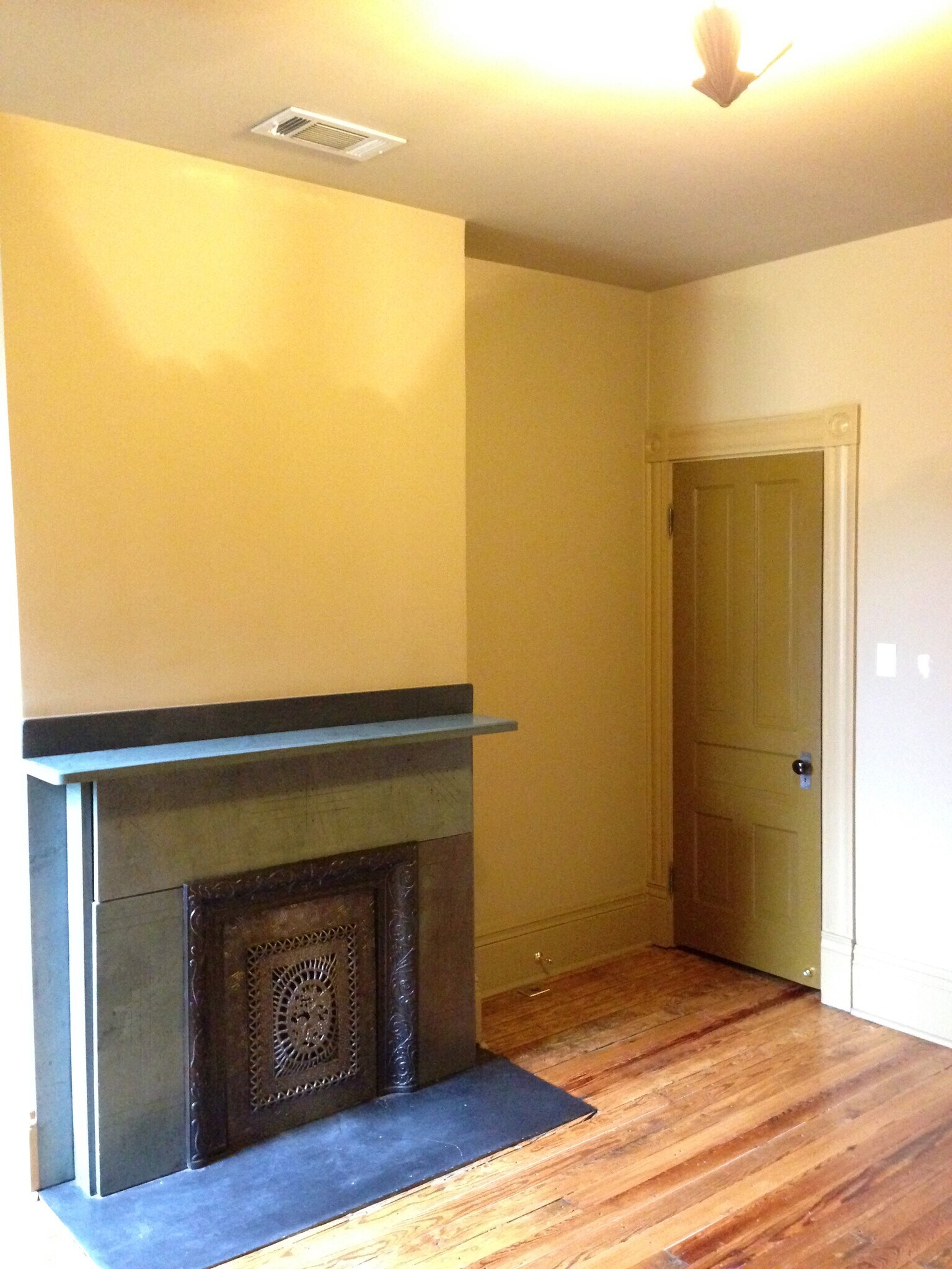 Bedroom - 526 Lockhart St