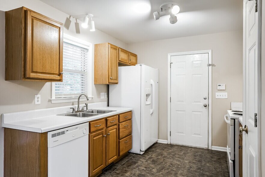 Building Photo - 621 Groveton Trail