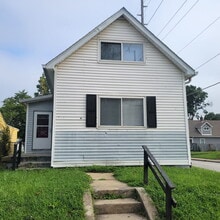Building Photo - Near Southeast 3BR/2BA Home w/Central Air!