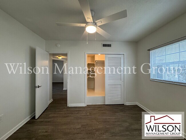 Building Photo - 210 E Yale St