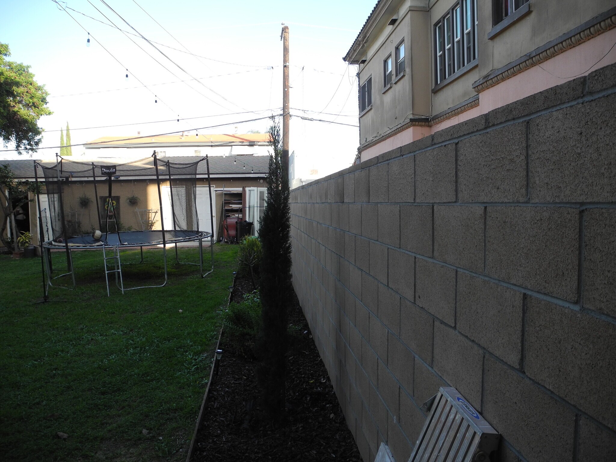 Building Photo - 1932 Henderson Ave