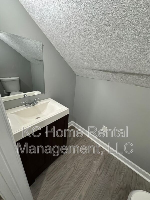 Building Photo - 2511 E 37th St