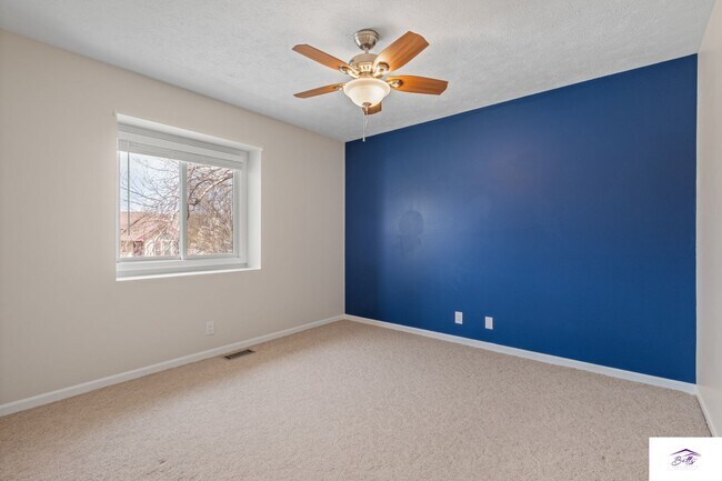 Building Photo - AVAILABLE NOW!