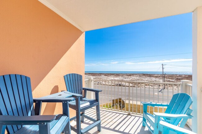 Building Photo - 572 E Beach Blvd