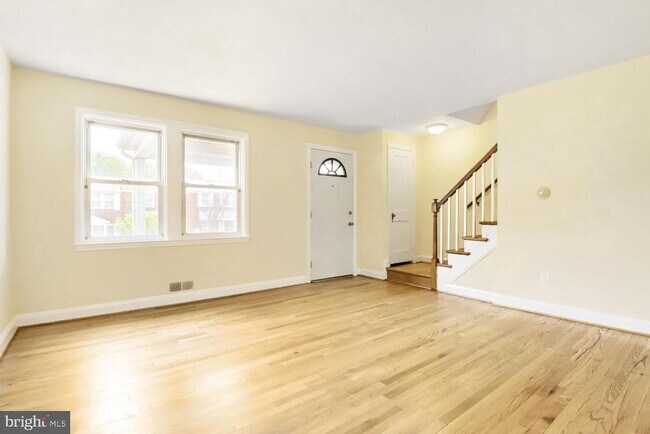 Building Photo - 220 Edgewood St