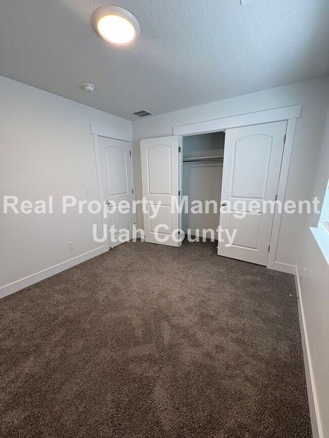 Building Photo - 2034 N 4100 W