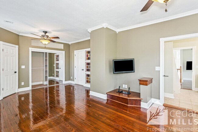 Building Photo - EXTRAORDINARY historic rental opportunity ...