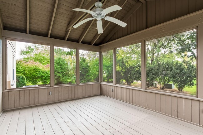 Building Photo - 6881 Erie Ct