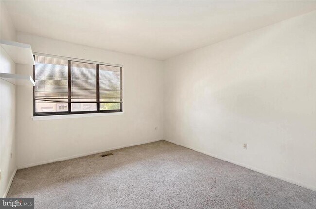 Building Photo - 416 Five Farms Ln